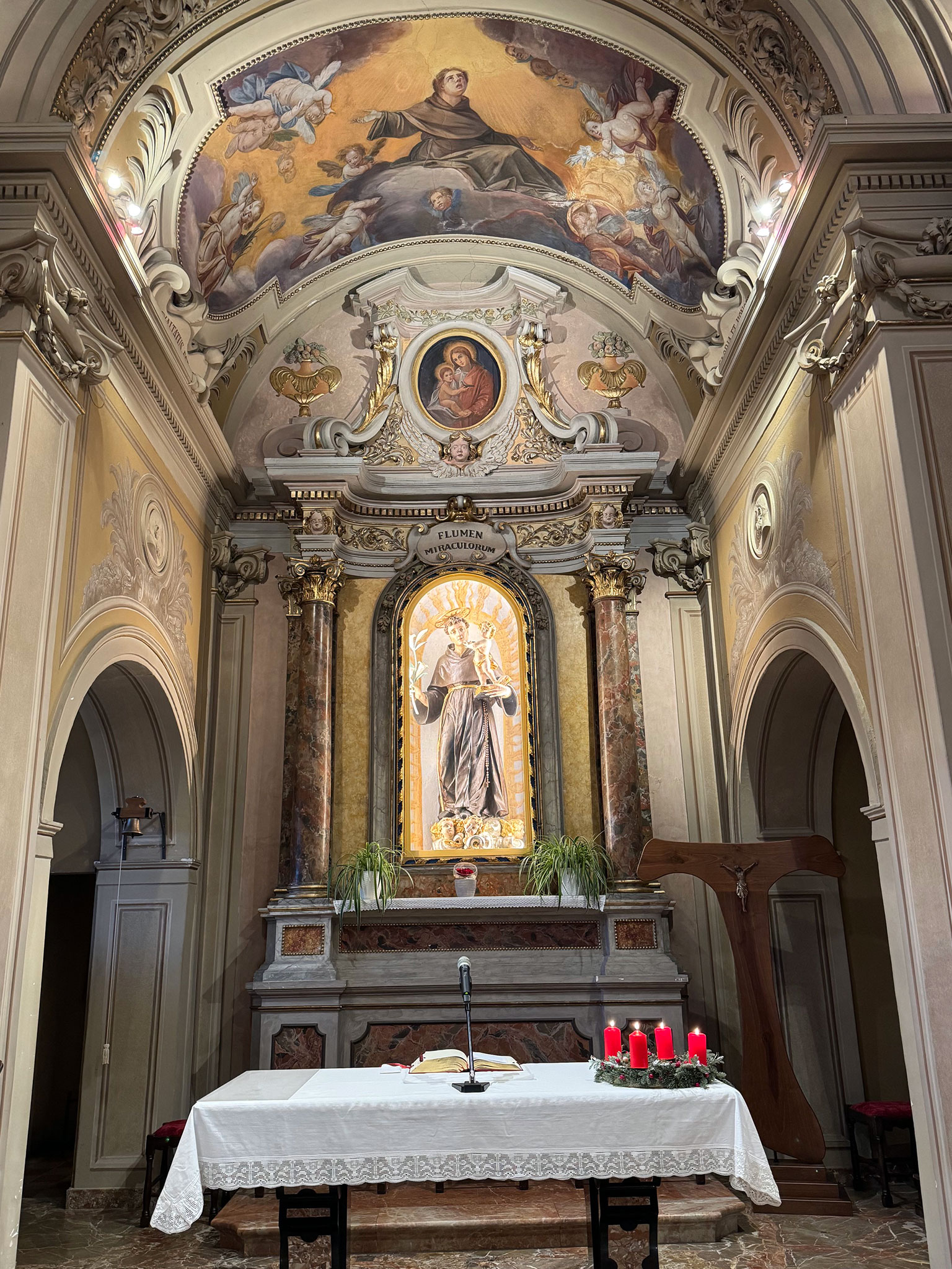 Interno del Santuario di Sant'Antonio